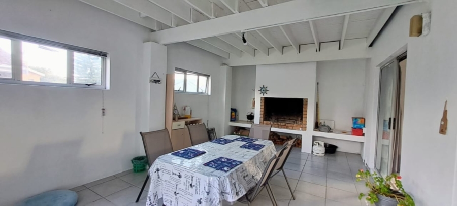 4 Bedroom Property for Sale in Sandbaai Western Cape